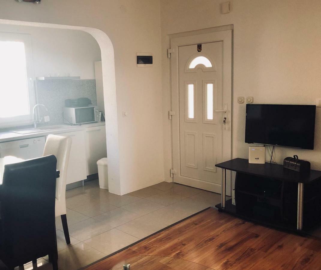 Apartman Stevic Pisak Exterior foto